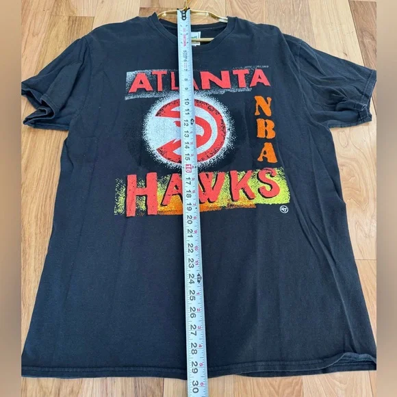 Atlanta Hawks NBA x ‘47 Vintage Tubular Gently Used Black Graphic Tee T9 - Picture 6 of 7